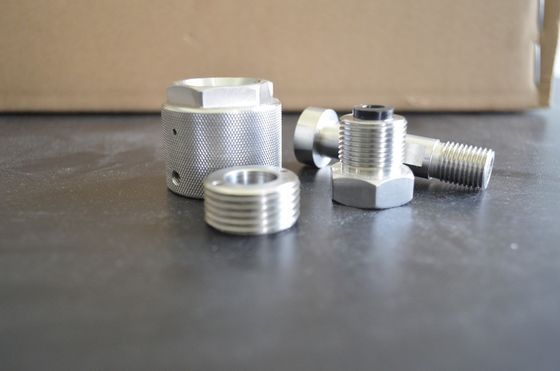 M20*1.5 Comparateur de pression de taille masculine à autre Adaptateur de fil avec support personnalisé