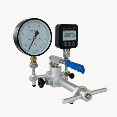 Ajustez la résolution 0.1mbar Calibrateur de pression d'air avec pompe à main Support personnalisé OEM