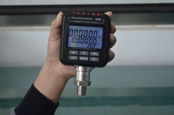 Calibrateur de pression intelligent HS602 précis et facile pour les applications dans les milieux liquides