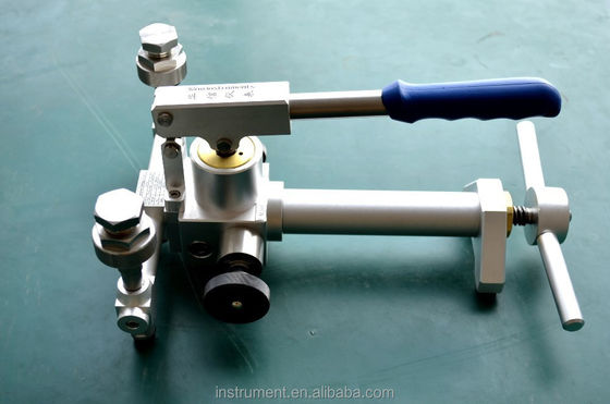 0.1mbar Résolution de réglage HS703 Source de pression d'étalonnage à commande manuelle en Buna-N