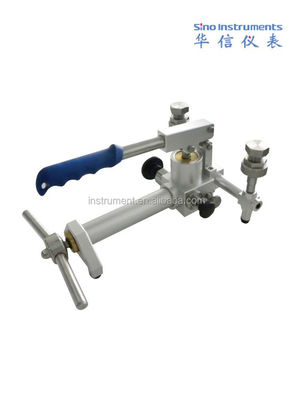 Pompe de comparaison de pression pneumatique conçue de manière efficace avec connecteur féminin M20X1.5