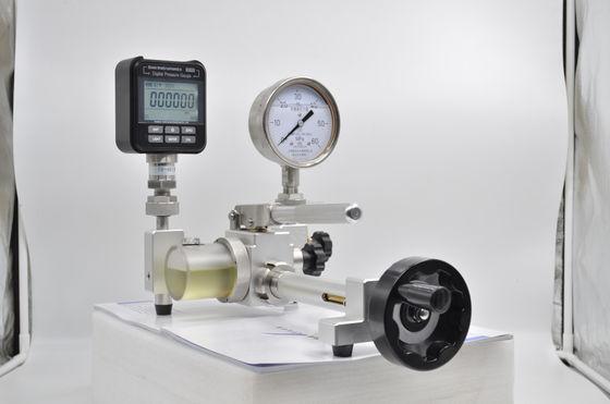 Comparateur de pression d'huile hydraulique 0-700 bar Le complément parfait à vos machines