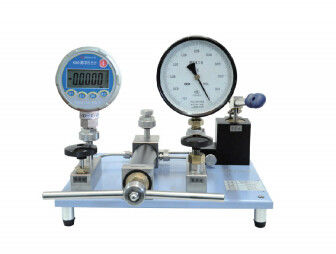 Comparateur de manomètres hydrauliques avancés et polyvalents pour plusieurs applications