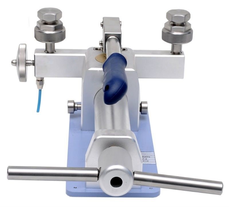 Équipement d'essai de pression sous vide compact HX673A pour une plage de pression comprise entre -0,95 et 60 bar